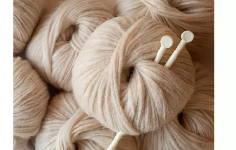 Pregătirea pentru iarnă: de ce lâna merinos nu trebuie să-ți lipsească din garderobă