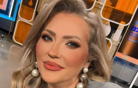 Cum arată cei patru brazi de Crăciun ai Mirelei Vaida. Imagini din decorul de sărbătoare al prezentatoarei