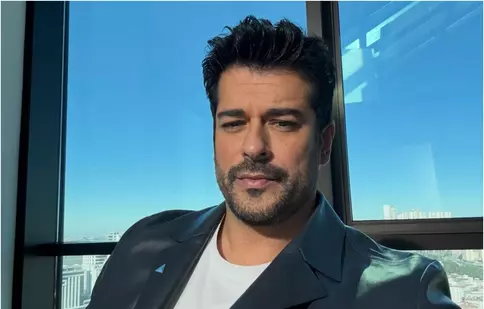 Burak Özçivit, pe lista neagră la Joy Awards 2026? De ce a lipsit actorul de la gala din Arabia Saudită
