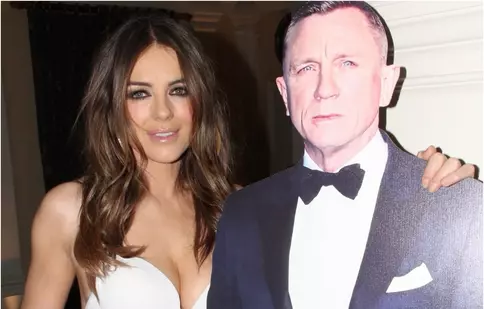 Elizabeth Hurley începe 2026 cu o petrecere James Bond și un look care a atras toate privirile