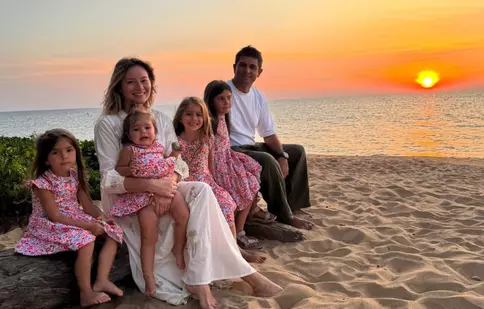 Cum se descurcă Laura Cosoi cu patru copii: „Ajutorul meu de bază este Cosmin”. Dezvăluiri după anunțul celei de-a cincea sarcini