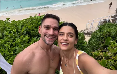 Oana Moșneagu și Vlad Gherman, vacanță exotică în Bali. Imagini din Uluwatu