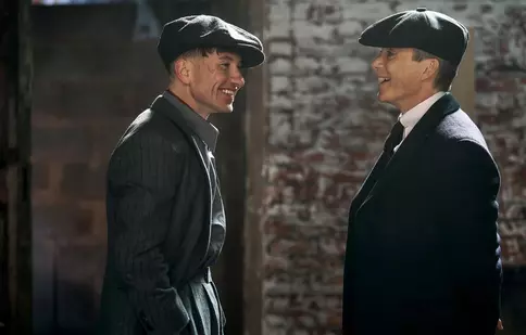 Primele imagini din culisele filmului „Peaky Blinders: The Immortal Man”. Cilian Murphy îmbracă din nou haina lui Thomas Shelby