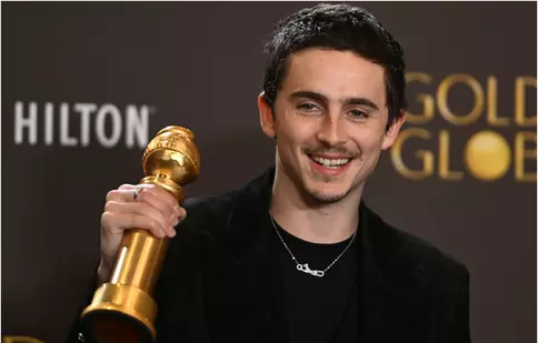 Timothée Chalamet câștigă primul Glob de Aur din carieră pentru „Marty Suprem”. Când ajunge filmul în cinematografele din România