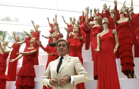 Personaje memorabile din cinematografie care au purtat creații Valentino. Gwyneth Paltrow și Uma Thurman, două dintre muzele designerului