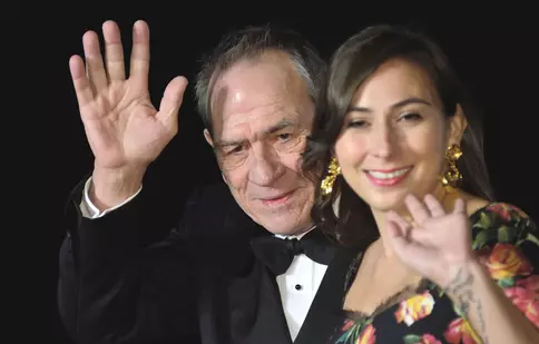 Victoria Jones, fiica lui Tommy Lee Jones, găsită fără viață: „Au crezut că e beată” – Detalii tulburătoare din ancheta morții misterioase
