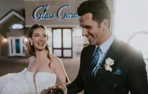 Actrița turcoaică Yasemin Kay Allen s-a căsătorit cu alesul inimii ei. Cine este bărbatul care a cucerit-o