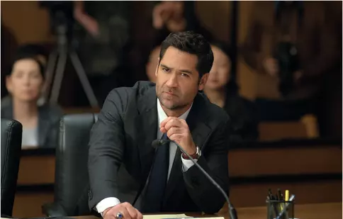 Netflix confirmă sezonul 5 „The Lincoln Lawyer”! Mickey Haller revine în „Avocatul din limuzină” cu noi episoade