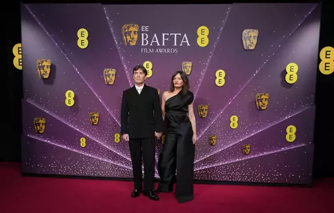 Cillian Murphy și soția sa, apariție rară și plină de eleganță la BAFTA 2026. Cine este femeia care îi este alături de 30 de ani
