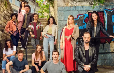 Rezumat „O nouă șansă”, episodul 1: Sadi Payaslı își schimbă identitatea, dar trecutul îl urmărește la liceu. Ce se întâmplă în noul serial de la Kanal D