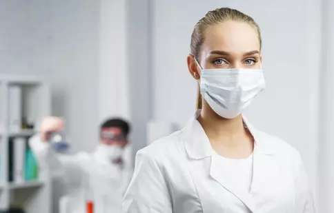 Domenii de activitate în care este obligatorie purtarea halatelor de lucru