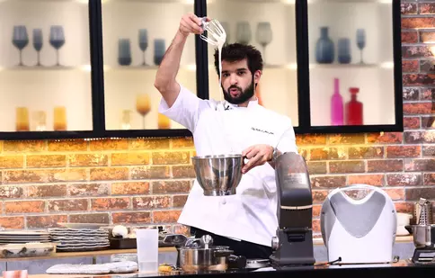 Chefi la cuțite, 9 martie 2026. Richard Abou Zaki oferă primul cuțit de aur al sezonului 17! Momentul care i-a lăsat pe toți fără cuvinte