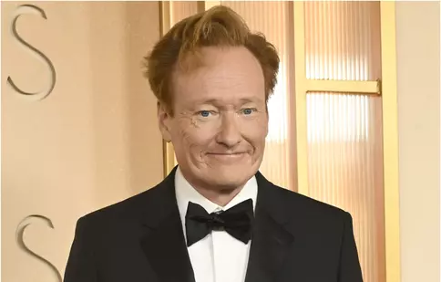 Momente virale Oscar 2026: Conan O’Brien, privirea lui Jafar Panahi și colții lui Jack O’Connell