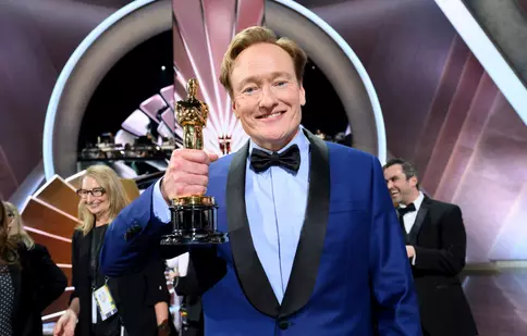 Reuniuni explozive la Oscar 2026: Vedetele Marvel și echipa „Bridesmaids” urcă pe scenă sub protecția FBI