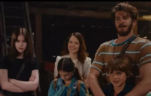Magie pură pe marile ecrane: Andrew Garfield, Claire Foy și Rebecca Ferguson ne invită în „Copacul magic din lumea fermecată”