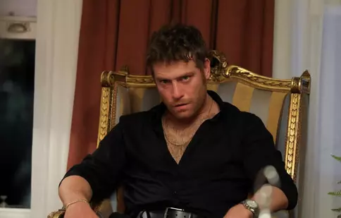 Cine este Mustafa Açilan, rebelul din „O nouă șansă”: a fost exmatriculat și are cicatrici pe față. Ce obicei bizar are actorul de la Kanal D