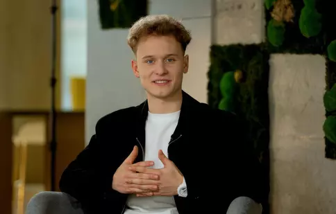 iNicolas (Nicolas Manafu), despre emisiunea NEXTgen de la Digi 24 și mitul generației leneșe. „Telefonul este biroul meu mobil”. EXCLUSIV