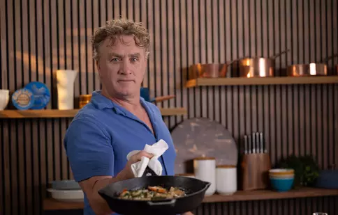 Adrian Richardson, rețete radicale pentru momentele când „te roade foamea”! Ce poți găti la miezul nopții în loc de cereale cu lapte