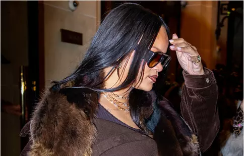 Rihanna, momente de groază în propria casă! O femeie a deschis focul spre vila de 14 milioane de dolari a vedetei