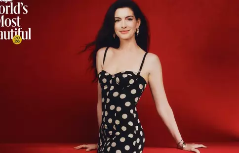 Anne Hathaway, desemnată „cea mai frumoasă femeie din lume”: „Încă pare ireal”. Mesajul transmis de actriță după ce a primit titlul de la  revista People