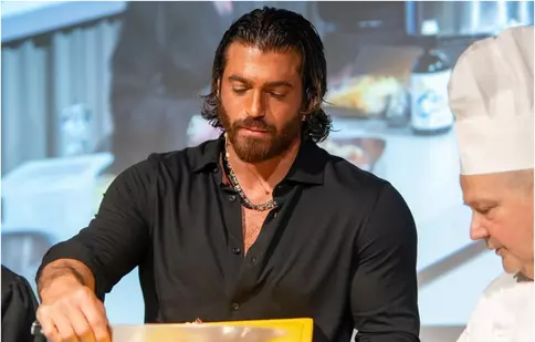 Vedetele din Turcia, postări virale pe Instagram: Can Yaman, show culinar în Italia, Hande Erçel rupe tăcerea după scandalul momentului