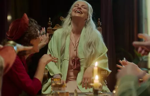 Documentarul șocant de pe Netflix care te va lăsa fără cuvinte: Povestea femeii care s-a logodit cu un ucigaș pentru a-l demasca