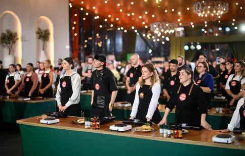 Cine sunt concurenții de la „Chefi la cuțite” 2026, sezonul 17. Lista completă a celor patru echipe care intră în luptă