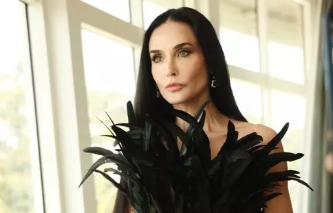 Demi Moore și secretul siluetei la 63 de ani! Ce conține dieta „vegană crudă” a vedetei: „O jumătate de cană de…”