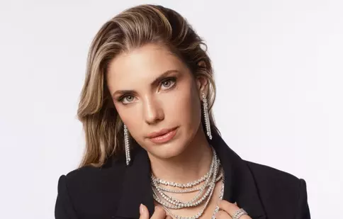 Eda Ece, în lacrimi la 2 ani de când a devenit mamă. Mesajul care a emoționat fanii: „Cei mai grei ani din viața mea”