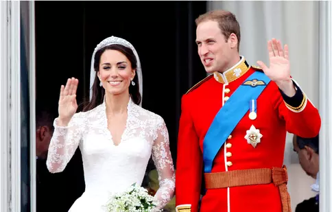 William și Kate, fotografie fără precedent la 15 ani de căsnicie! Detaliul care a șocat fanii: Cum au apărut cei cinci în portretul de familie