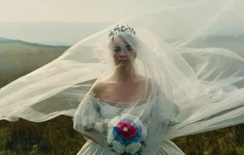 Margot Robbie și Jacob Elordi, de azi pe Max! Tot ce trebuie să știi despre noul film „La răscruce de vânturi”