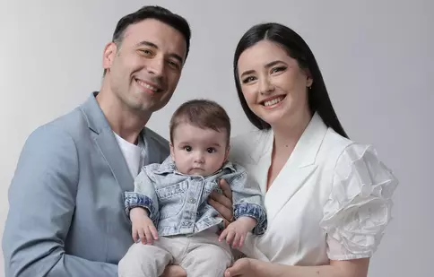 Marina și Daniel Nițoiu ni-l prezintă pe băiețelul lor, Filip. Când are loc botezul EXCLUSIV