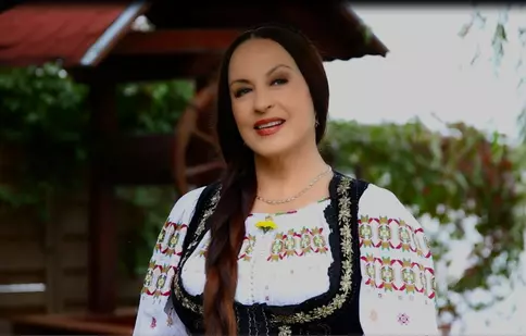 Maria Dragomiroiu și-a deschis porțile vilei de lux de pe malul lacului! Cum arată duplexul spectaculos în care locuiește