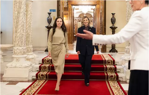 Olena Zelenska și Mirabela Grădinaru, lecție de stil la Cotroceni. Cât a costat rochia purtată de prima-doamnă a României (FOTO)