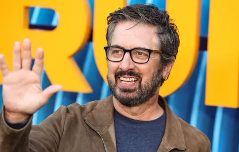 Suma astronomică pe care Ray Romano o primește fără să ridice un deget. Trăiește regește la 20 de ani de la finalul serialului „Everybody Loves Raymond”