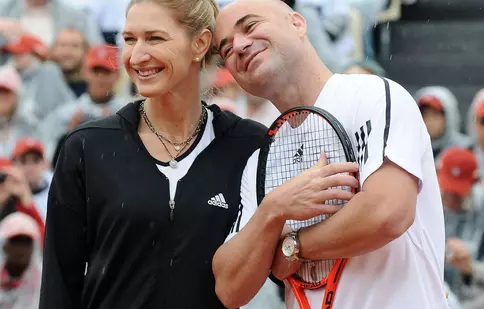 Cum arată Andre, fiul lui Agassi și Steffi Graf, la 24 de ani. A refuzat să calce pe urmele părinților săi, dar scrie istorie în alt sport