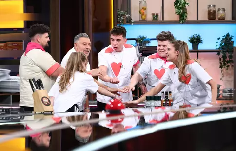 Schimbare de ultimă oră în grila Antena 1: Show-ul „Chefi la cuțite” a fost scos din programul de la noapte! Ce vor vedea telespectatorii în loc