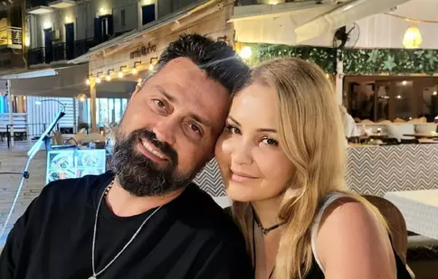 Orlando Zaharia, vacanță de revistă pe litoralul elen. Cine îl însoțește pe jurat în Grecia, după un sezon de foc „Chefi la cuțite”