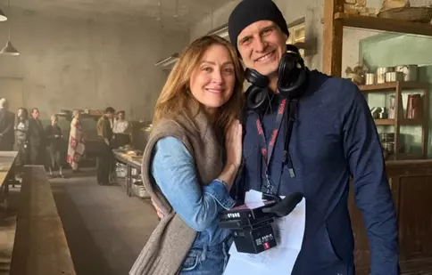 Primele imagini din „The Wedding Dress”, filmul Netflix filmat la București. Poveste de iubire inspirată din fapte reale