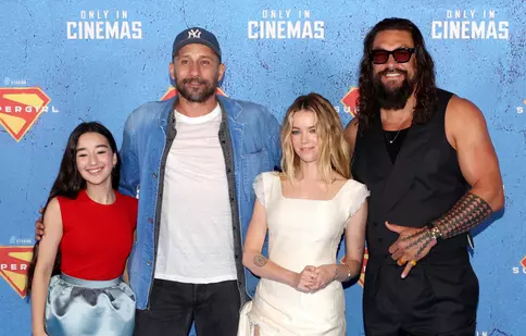 „Supergirl” a sosit pe ecrane: Milly Alcock și Jason Momoa promit un spectacol total în noul univers DC