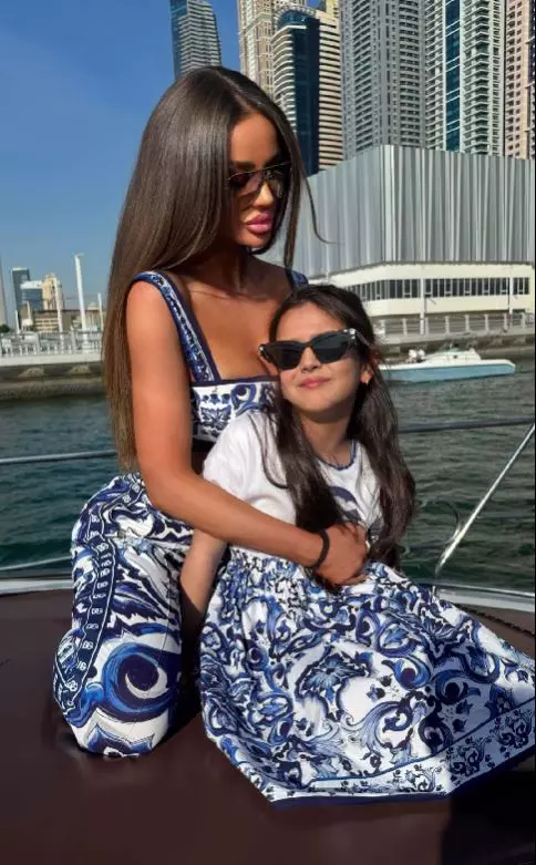 Bianca Drăgușanu și Sofia (6)