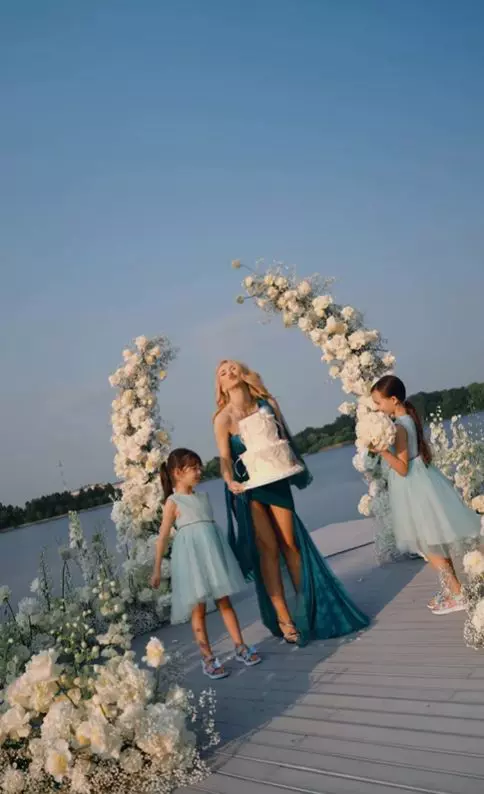 Andreea Bălan a împlinit 41 de ani  (4)