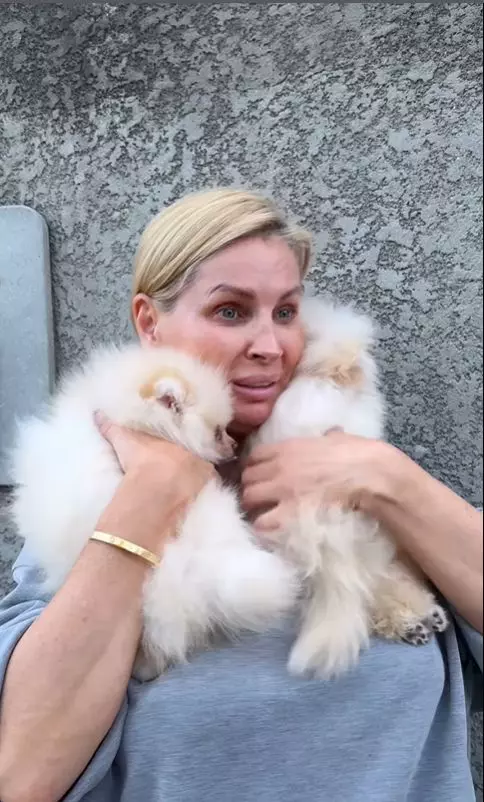 Andreea Bănică a primit un cățel  (2)