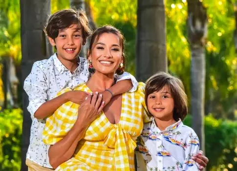 claudia patrascanu si copiiisau