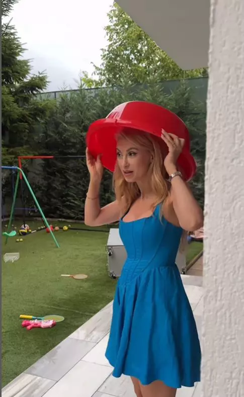 Andreea Bălan, pagube serioase în curtea casei după furtună  (5)