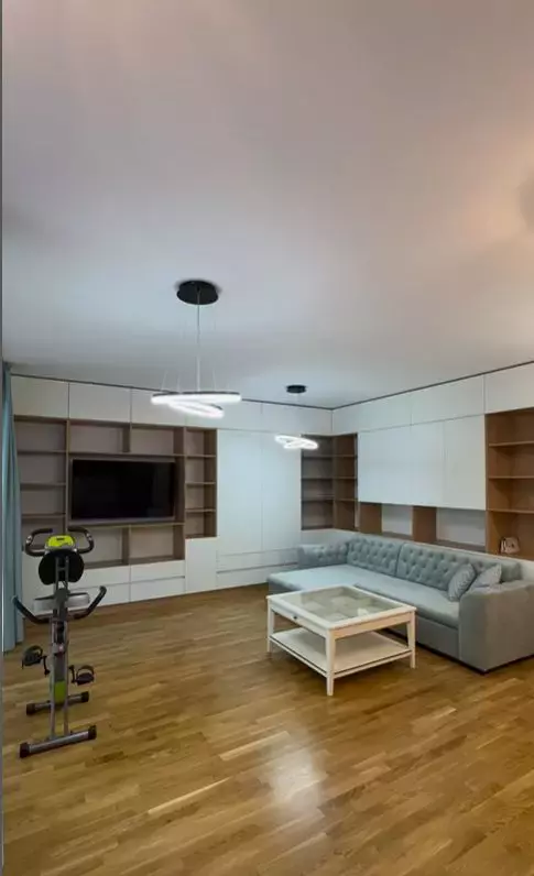 andreea-ibacka-living-parinti
