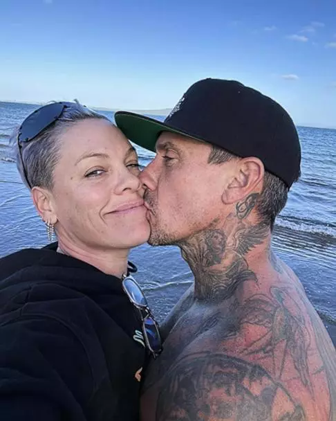 Pink și Carey Hart7