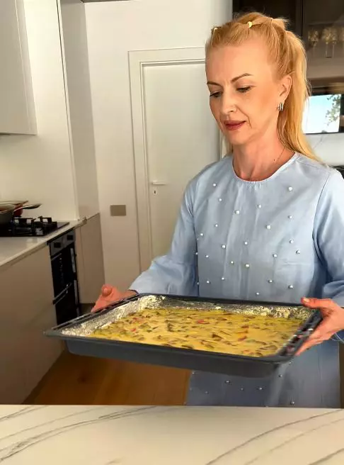 prajitura cu rubarba se pune al cuptor pentru 40 de minute