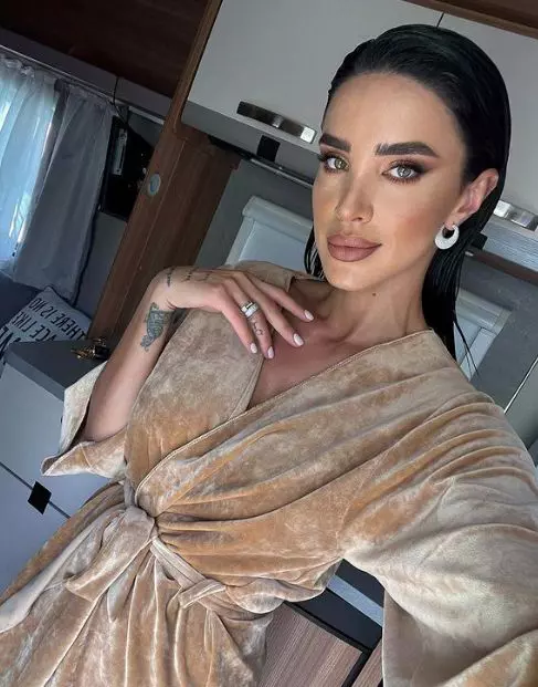 adelina-pestritu-0