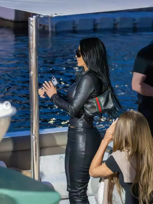 kim kardashian in piele
